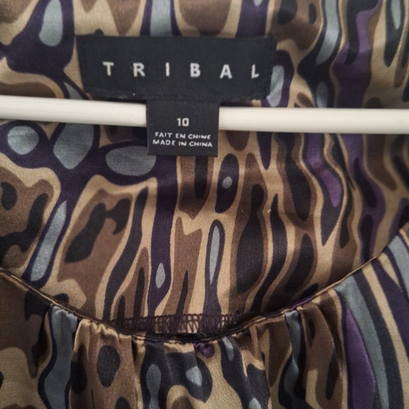 🩷 Tribal Satin top - Picture 3 of 5